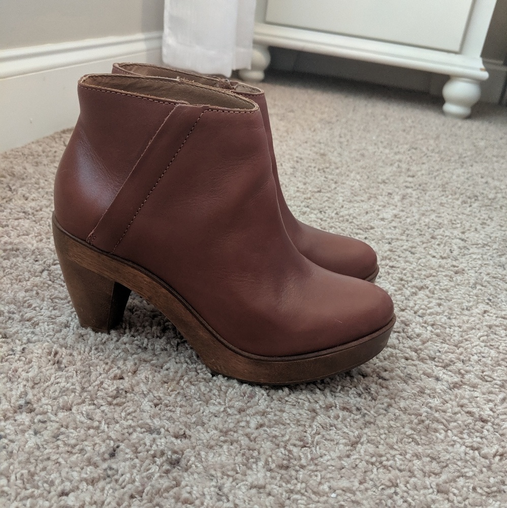 Kelsi Dagger Clogs